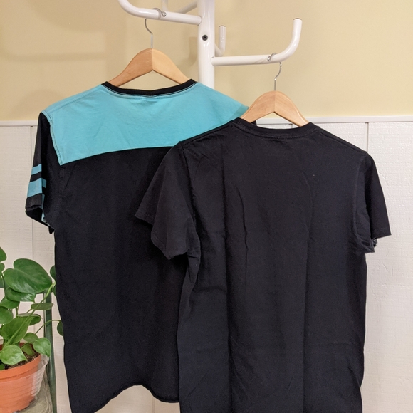 Hurley DC Shoes 2/lot Graphic Tee Size M 494 - Picture 13 of 15